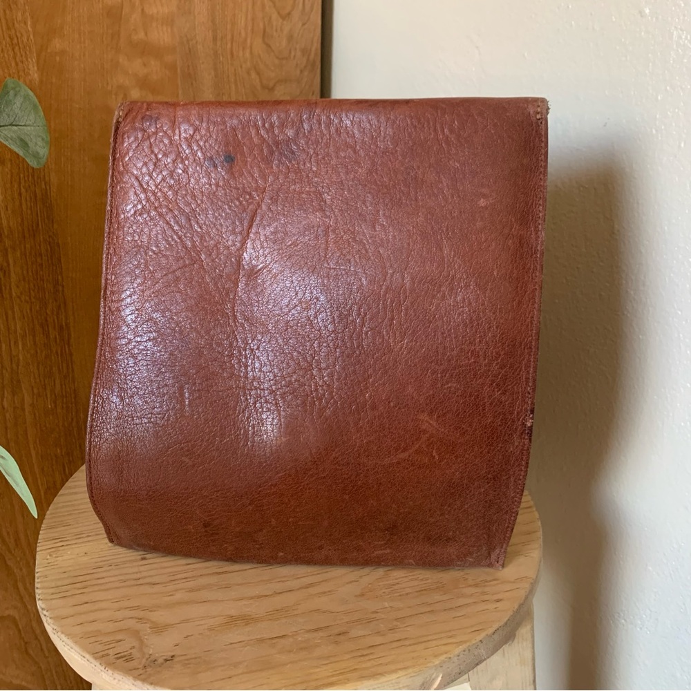 Col. Littleton Fine Leather Vintage Tablet Bag - Picture 7 of 7